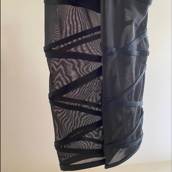 NWT RBX Capri length leggings with mesh - Picture 2 of 4